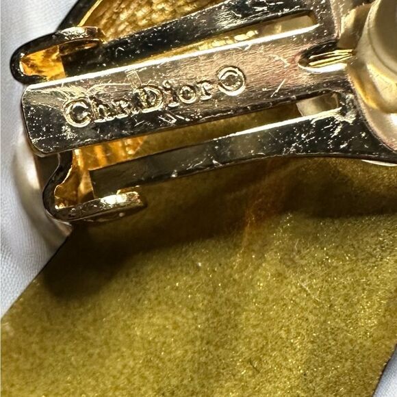 Signed Christian DIOR Single Clip on Earring Elegant Gold Spiral & Rhinestone - Picture 3 of 7